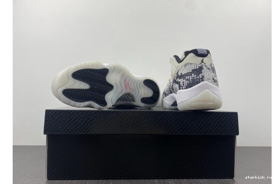 11 Snake Jordan Low CD6847-002 Retro Light CD6847-002 Bone 0207